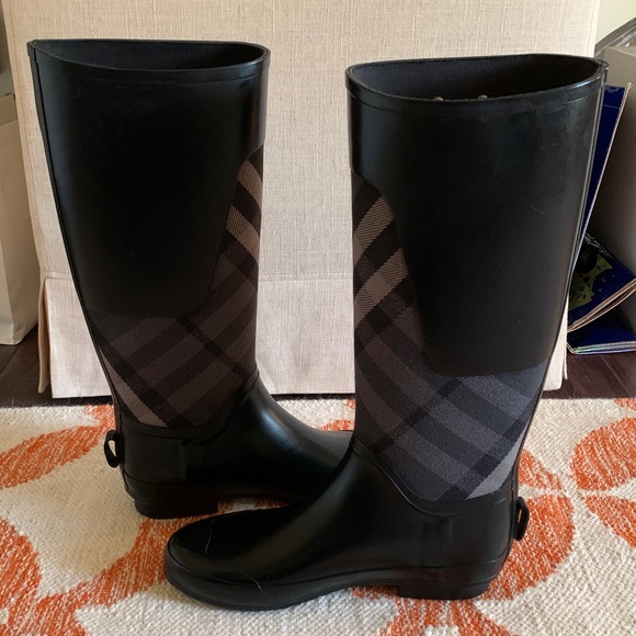 BURBERRY CLEMENCE CHECK PANEL RAIN BOOTS - Picture 4 of 12
